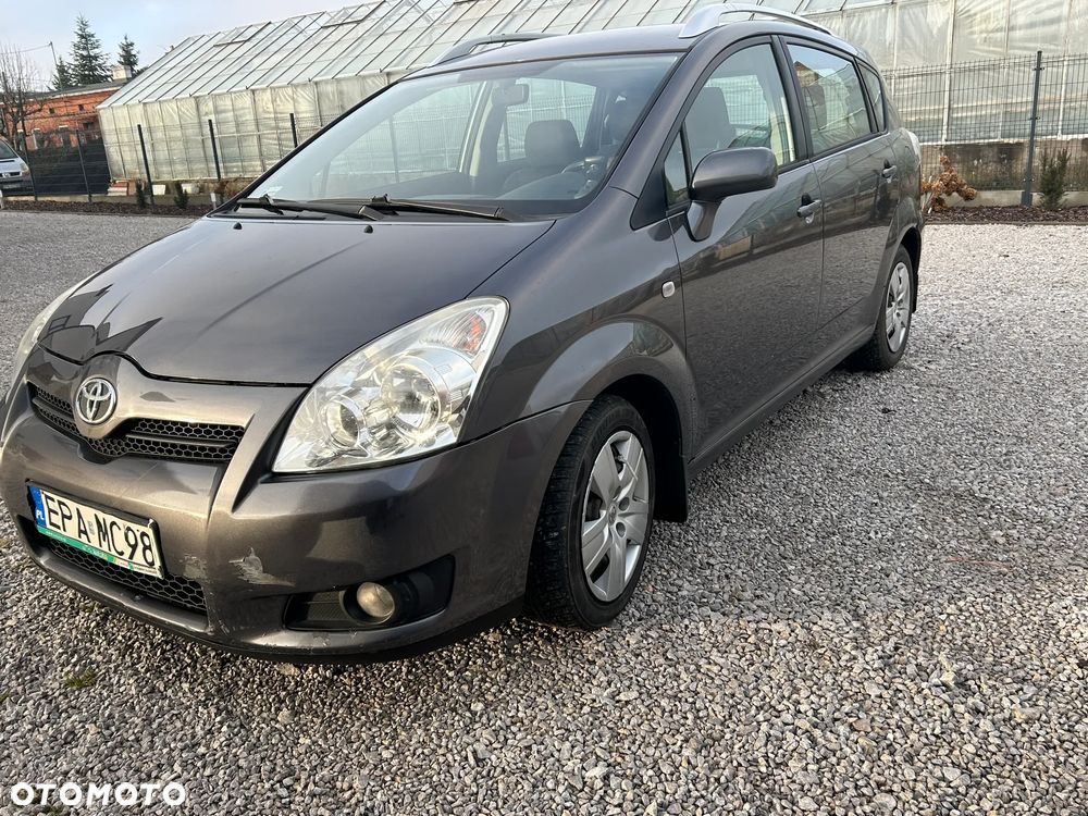 Toyota Corolla Verso - 4