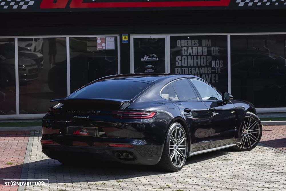 Porsche Panamera 4 E-Hybrid - 34
