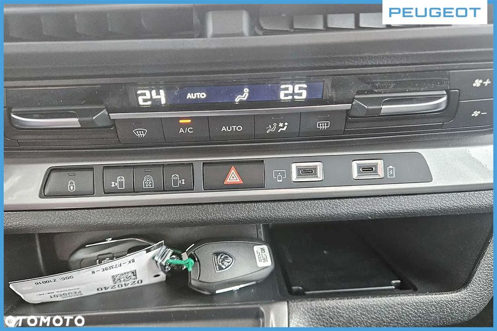 Peugeot Traveller - 14