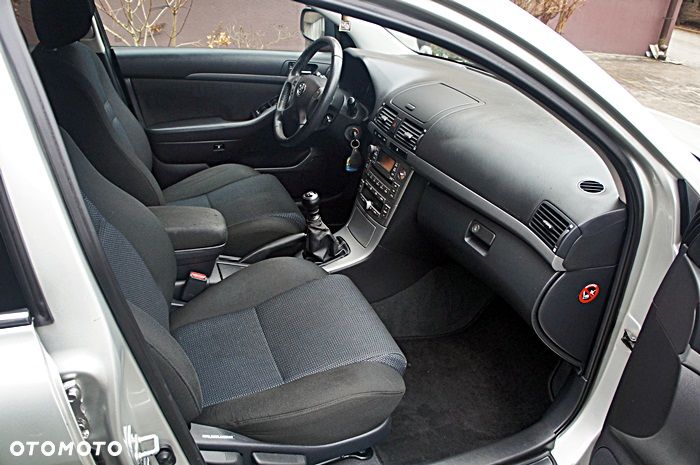 Toyota Avensis 2.2 D-CAT Sol - 20