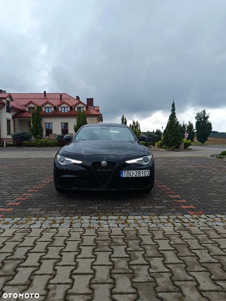Alfa Romeo Giulia 2.0 Turbo 16V AT8-Q4 Ti - 3