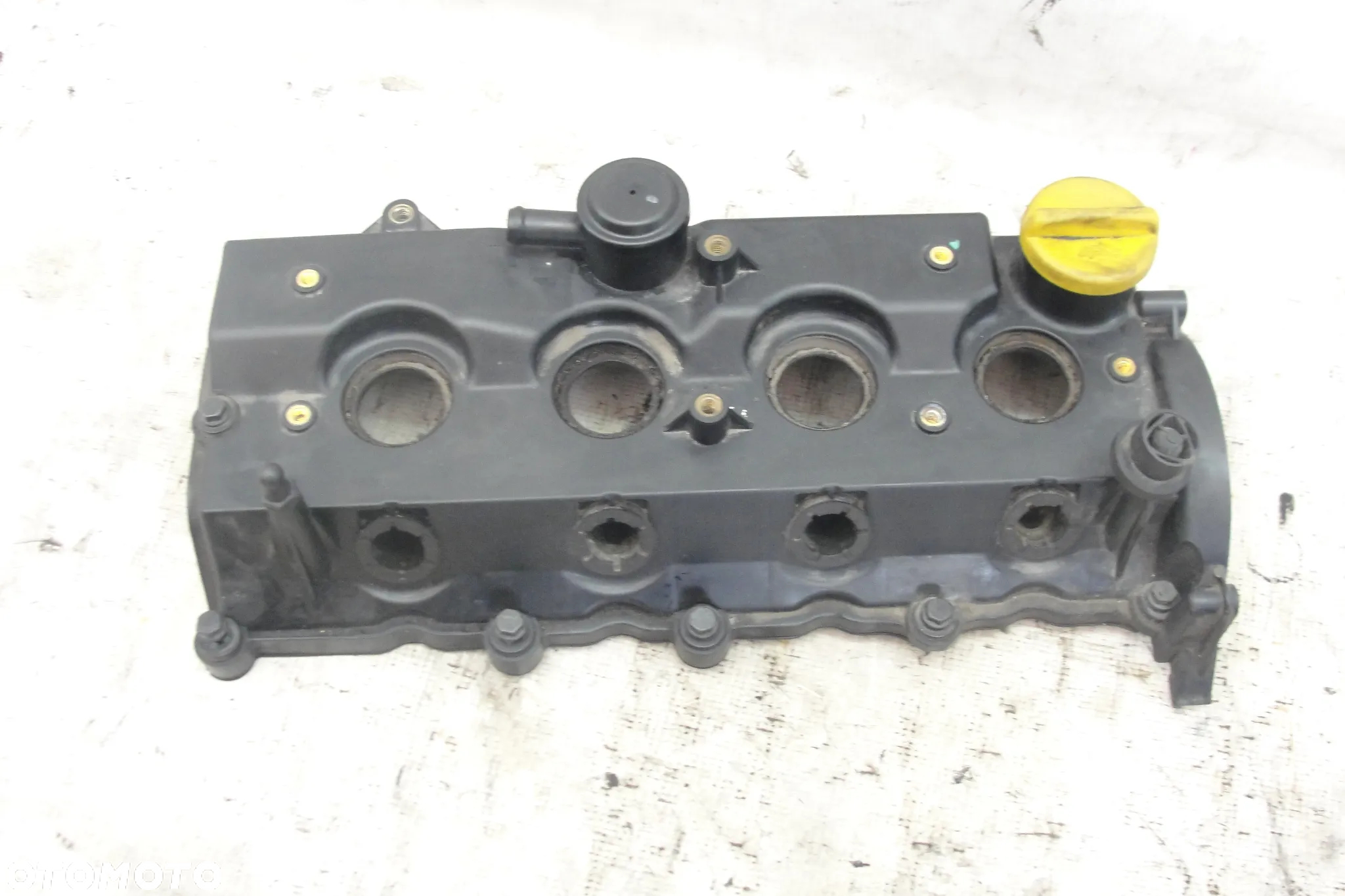 POKRYWA ZAWORÓW OPEL CORSA D 1.7 CDTI - 2