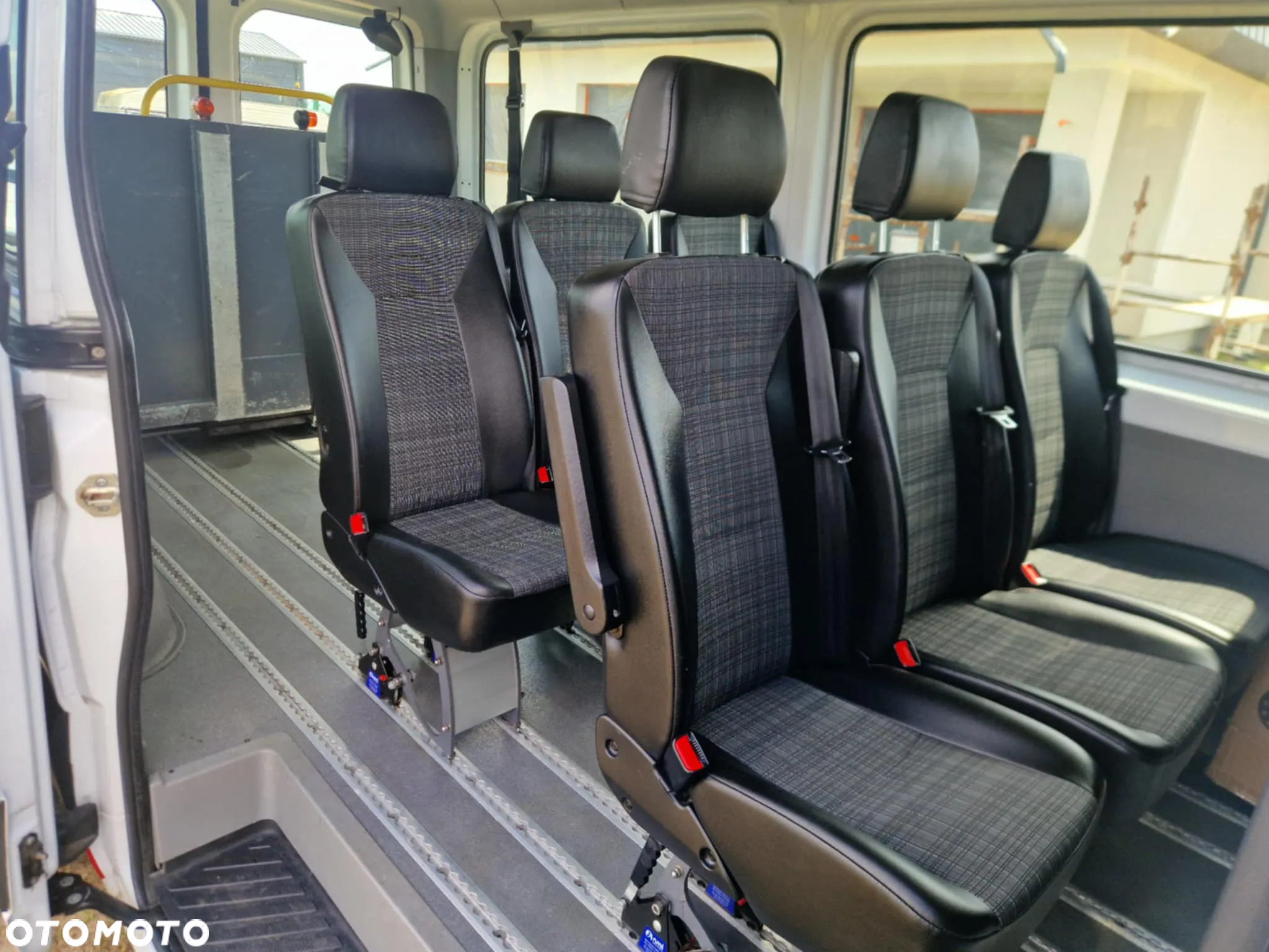 Mercedes-Benz Sprinter - 9