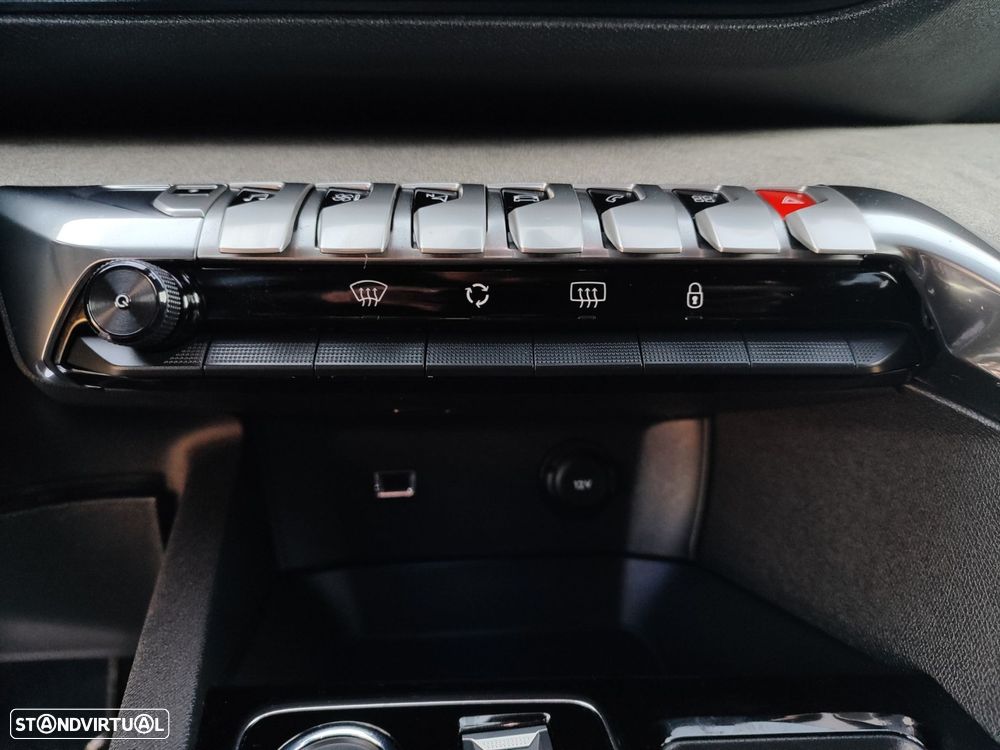 Peugeot 3008 1.6 Hybrid GT e-EAT8 - 20