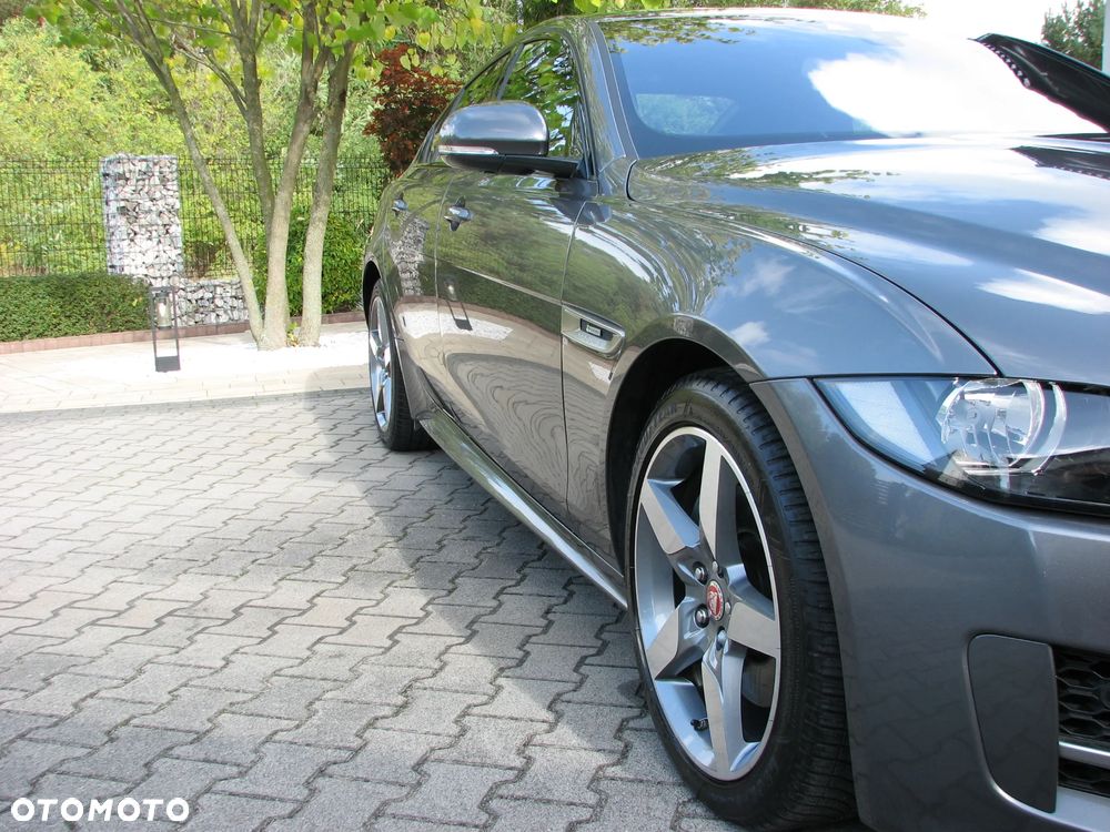 Jaguar XE 20d R-Sport - 11