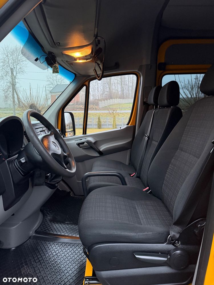 Mercedes-Benz Sprinter - 16