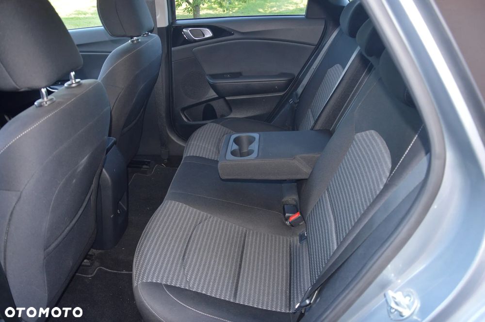 Kia Ceed - 16