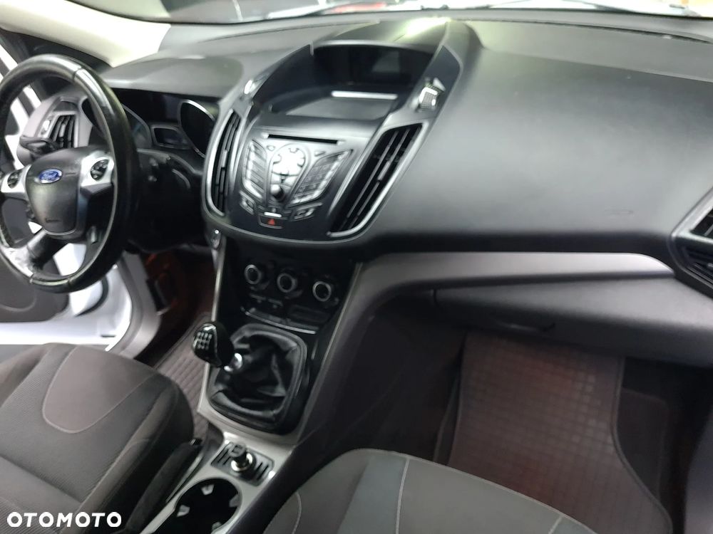 Ford Kuga 2.0 TDCi 2x4 Trend - 30