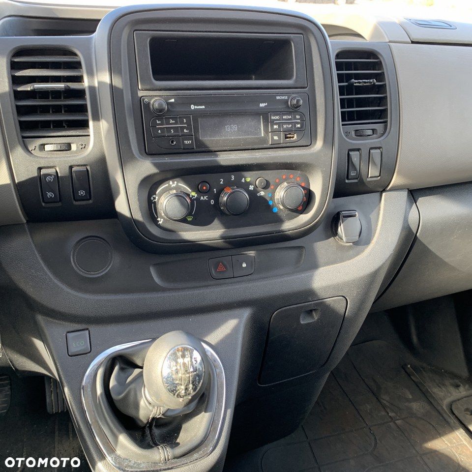 Renault Trafic - 25