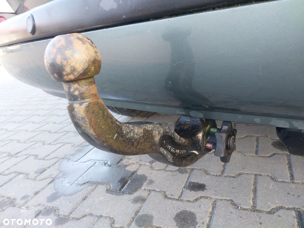 Citroen C8 Peugeot 807 silnik kompletny 2.0 16v Benzyna EW10A RFJ 103 kW 140 KM kolektor przepustnica cewka pompa alternator sprężarka skrzynia biegów AUTOMAT drzwi klapa maska zderzak lusterko listwa przesuwne boczne klamka zamek rolka mikrostyk blenda pas konsola schowek boczek drzwi fotel obrotowy fotele podsufitka panel sterownik wyświetlacz moduł szyba poduszka kierownica manetki zwijak radio mechanizm wydech tłumik mcperson zacisk hamulcowy lampa felga R16 hak holowniczy odpinany zbiorniczek rura przewód dekory drewno wyświetlacz NA CZĘŚCI WSZYSTKIE CZĘŚCI - 12