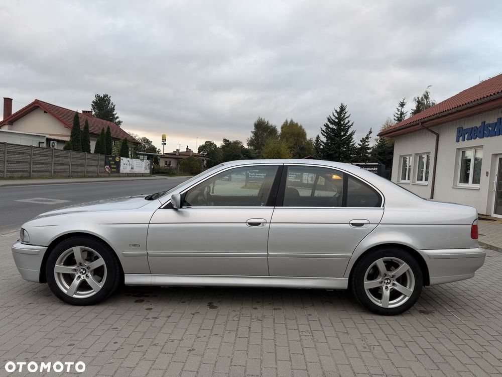 BMW E39 2002 photo 3