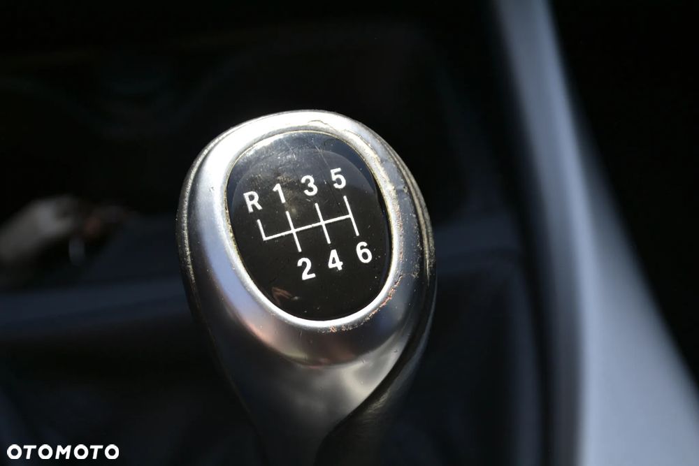 BMW Seria 1 118i Sport Line - 33