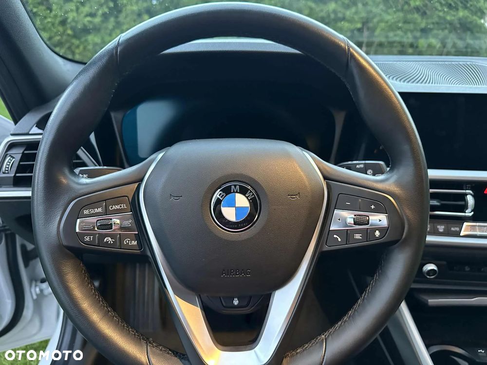 BMW Seria 3 330i Touring Sport Line - 10