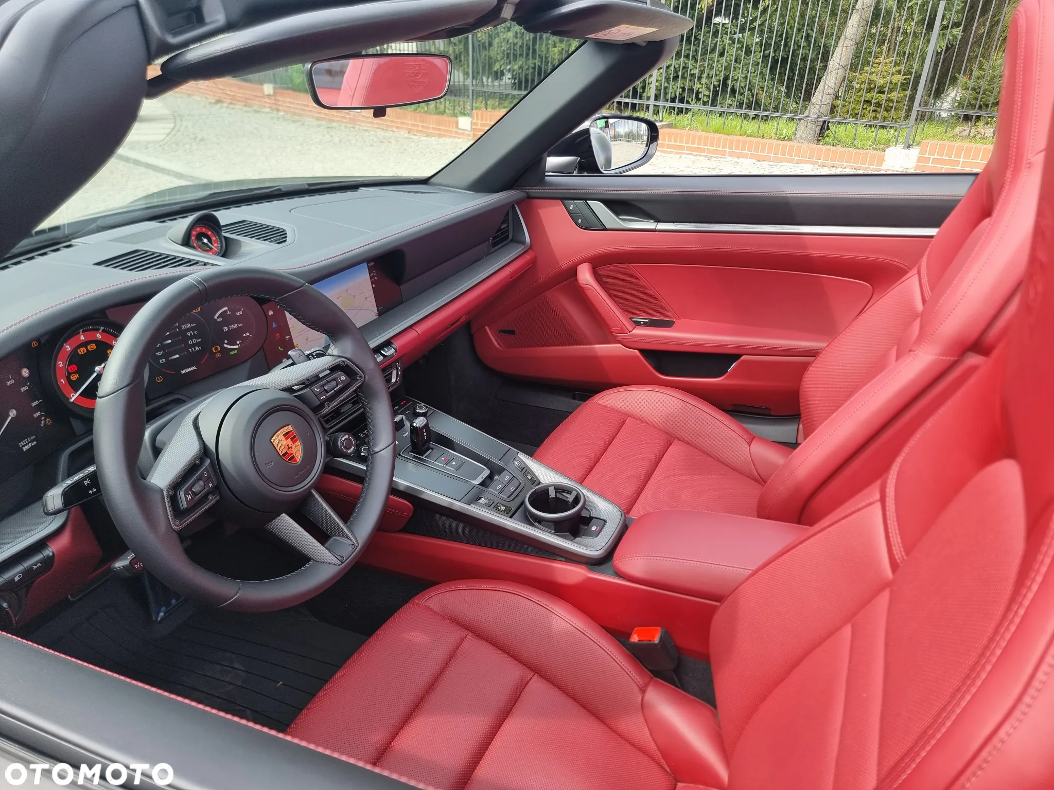 Porsche 911 Carrera 4S Cabrio - 16