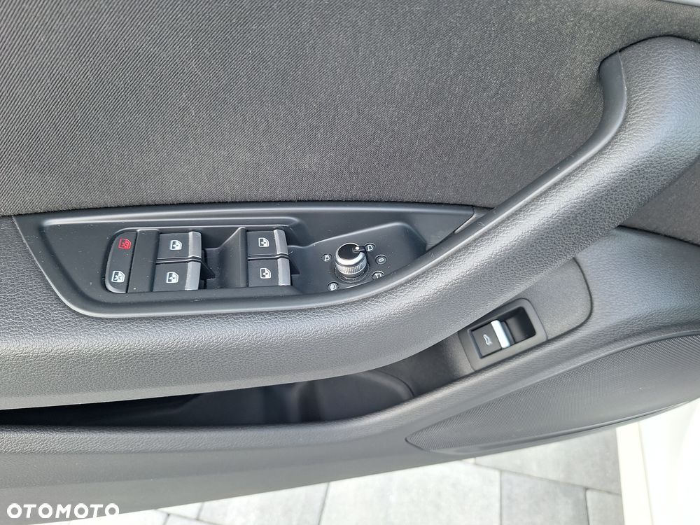 Audi A4 Avant 2.0 TDI DPF clean diesel S line Sportpaket - 19