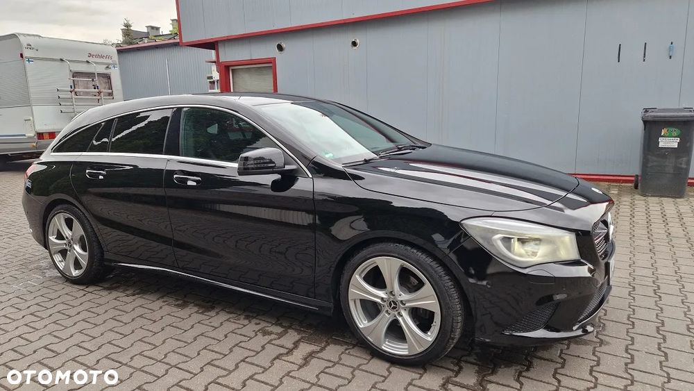 Mercedes-Benz CLA 200 7G-DCT AMG Line - 14