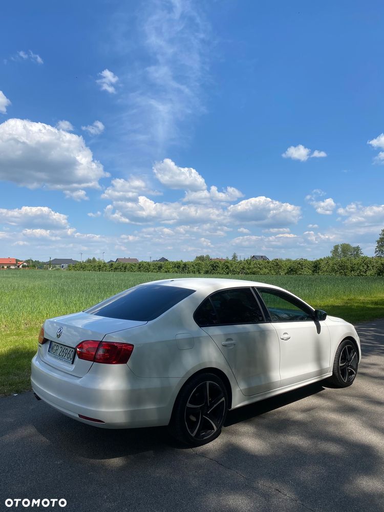 Volkswagen Jetta - 10