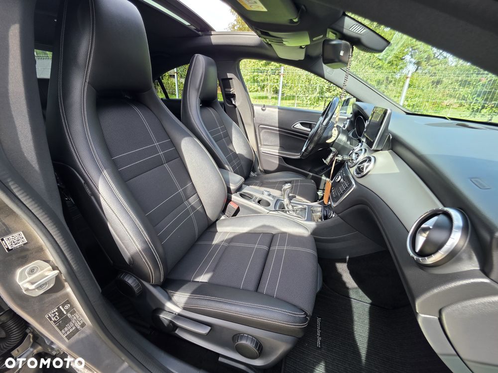 Mercedes-Benz CLA 180 - 4
