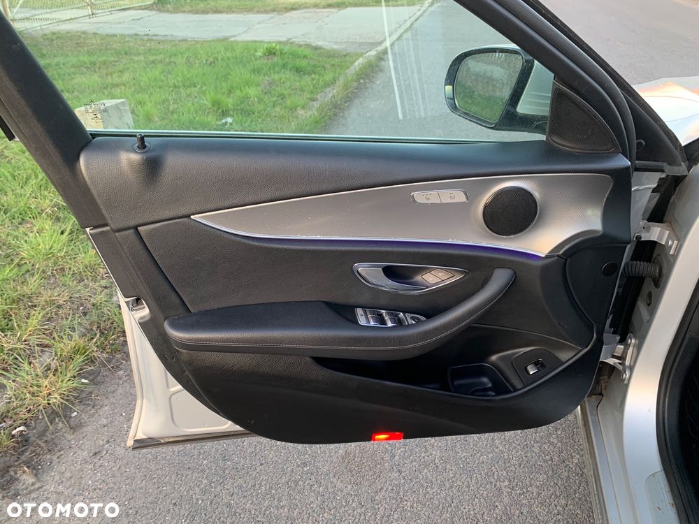 Mercedes-Benz Klasa E 220 d 4-Matic Avantgarde - 15