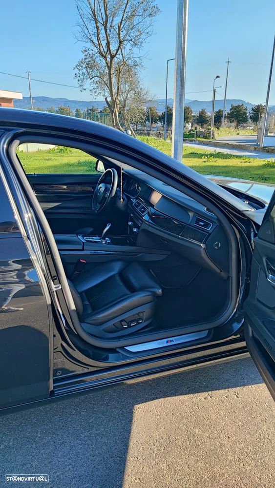 BMW 740 d Pack M - 13