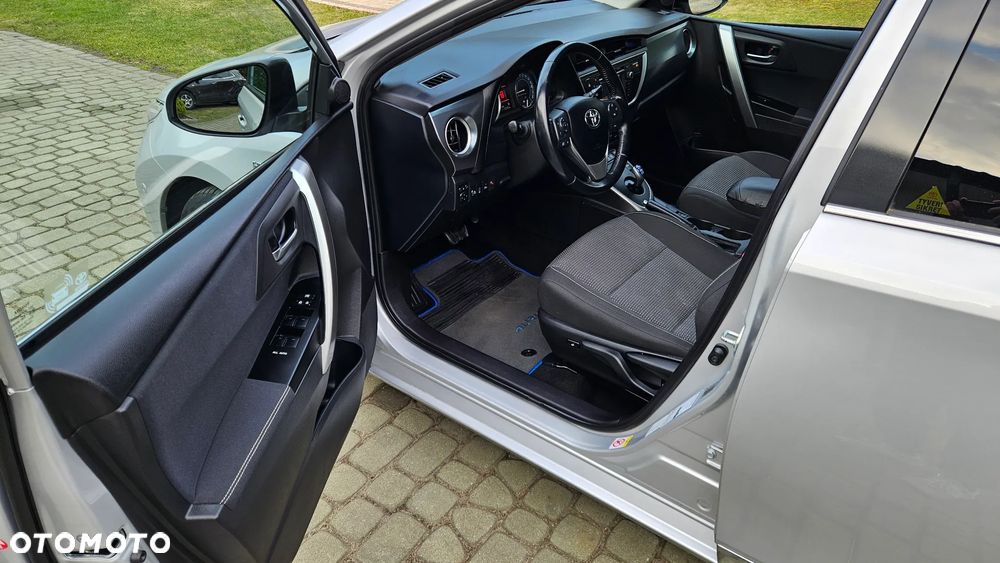 Toyota Auris - 14