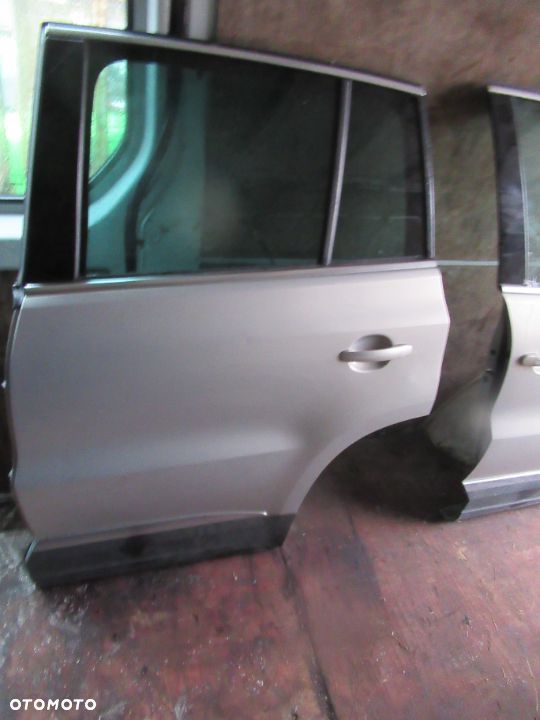 DRZWI TYŁ PRAWE LEWE VW TIGUAN I LIFT - 2