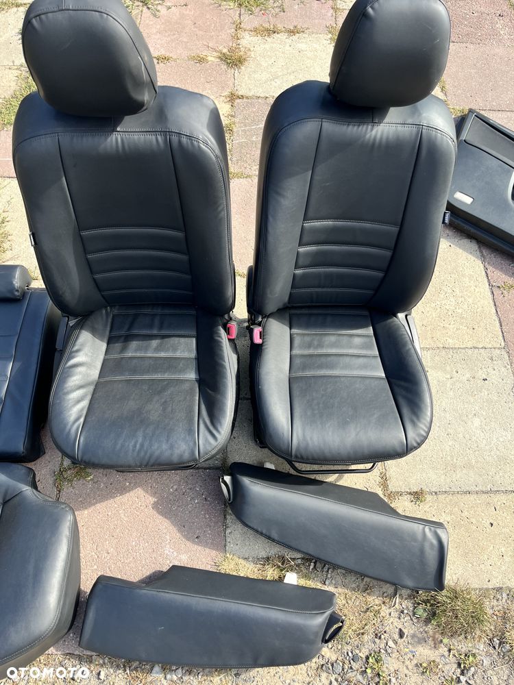 Komplet foteli obszyty skóra Toyota Avensis T29 15-18r. - 1