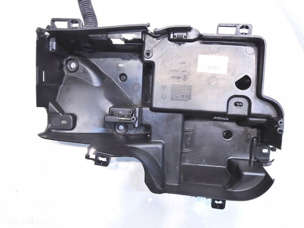 OBUDOWA SKRZYNKI BEZPIECZNIKÓW C5 III 2.2 HDI - 2