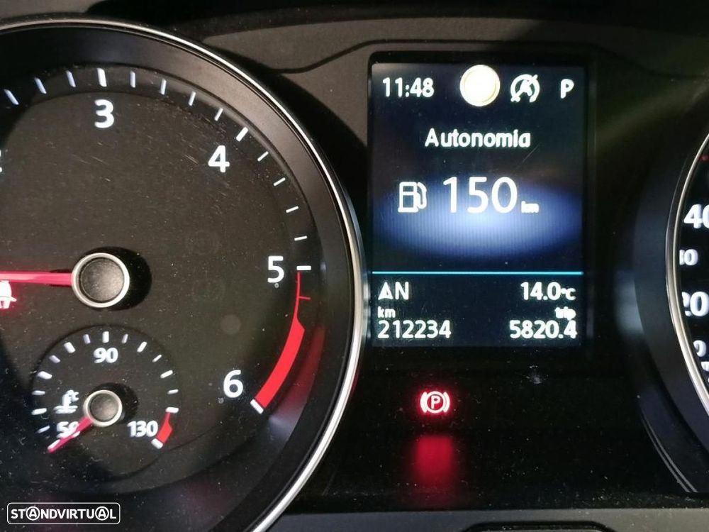 VW Passat Variant 2.0 TDI Business DSG - 7