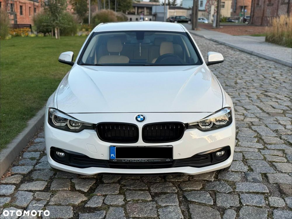 BMW Seria 3 320i Edition Luxury Line Purity - 13