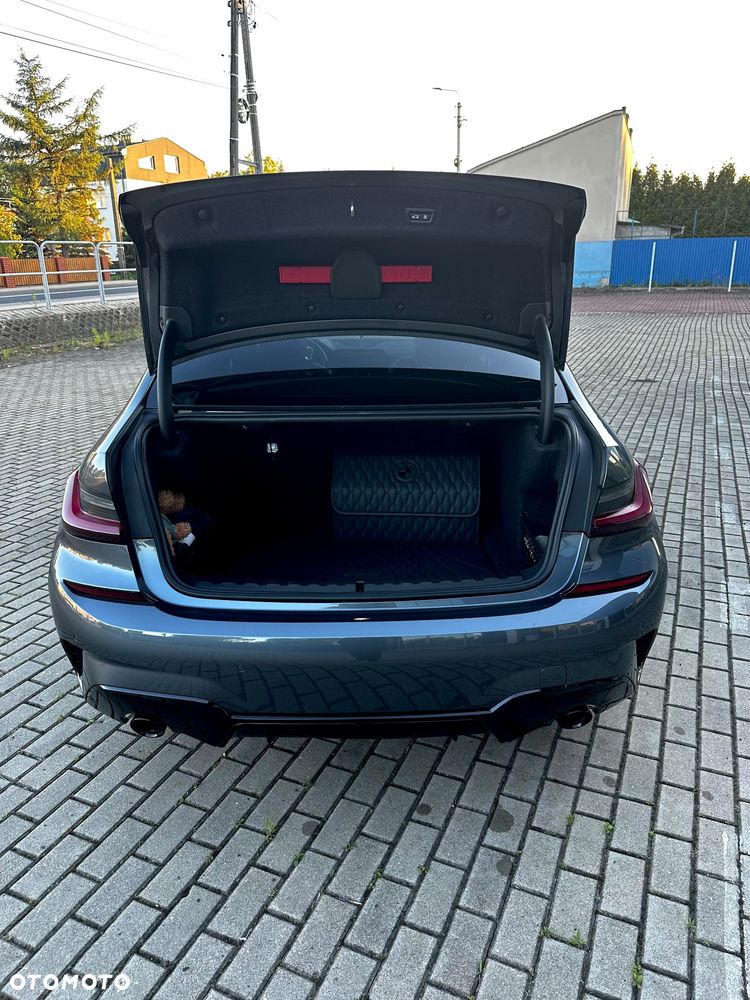 BMW Seria 3 320d M Sport - 9