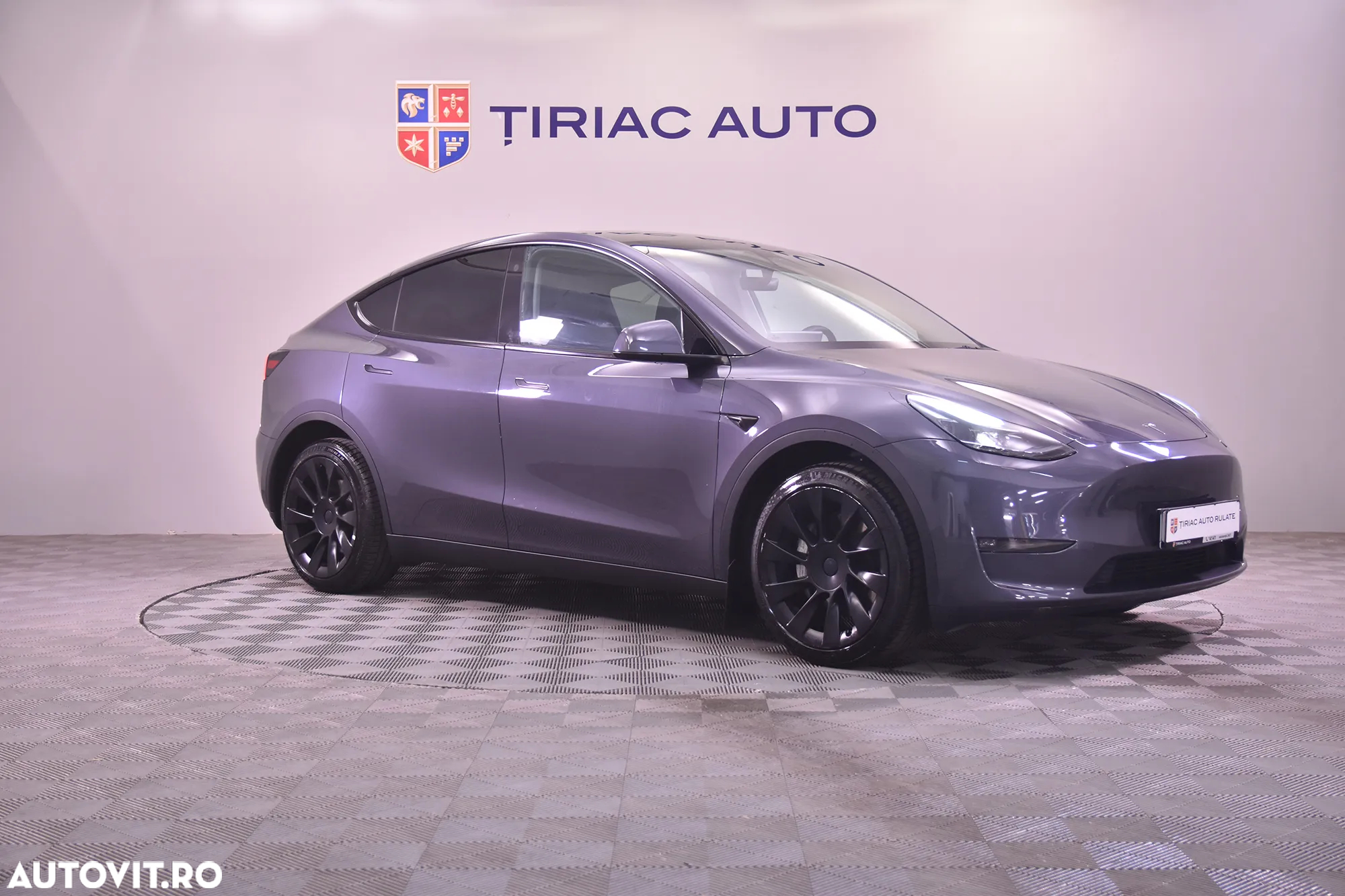 Tesla Model Y - 7