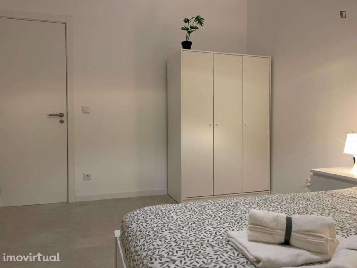 Quarto - localizado em Setubal - Grande imagem: 5/9