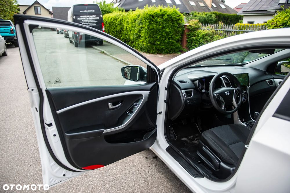 Hyundai i30 1.4 Trend - 17