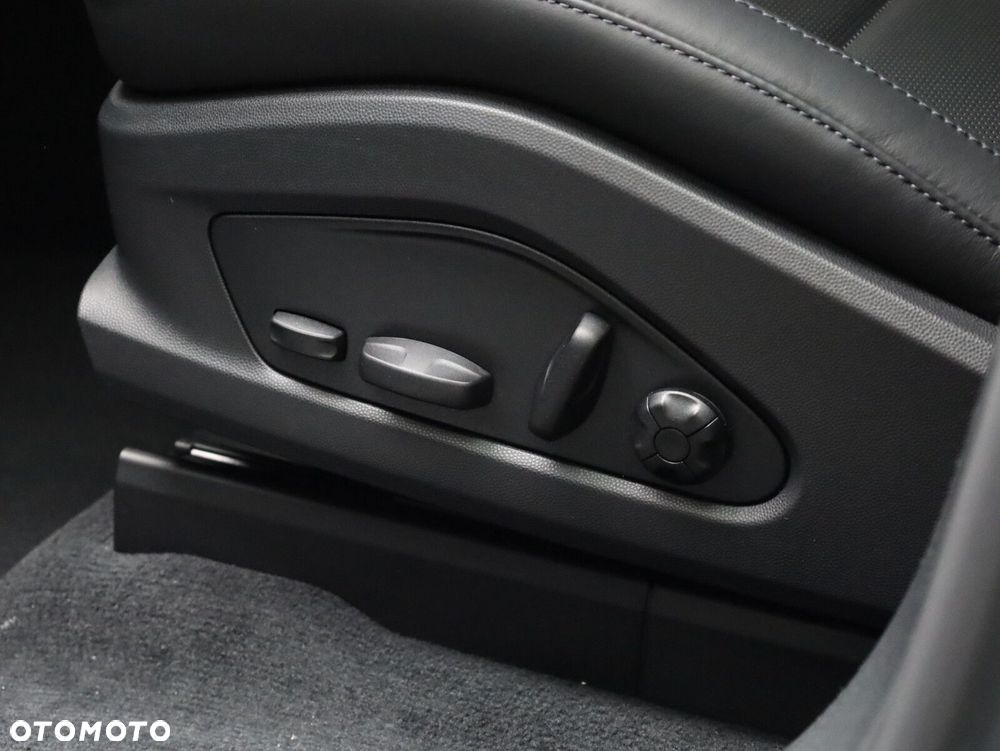 Porsche Macan - 30