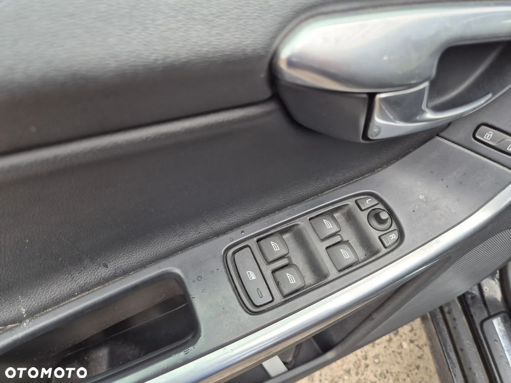 Volvo XC 60 D3 Momentum - 14