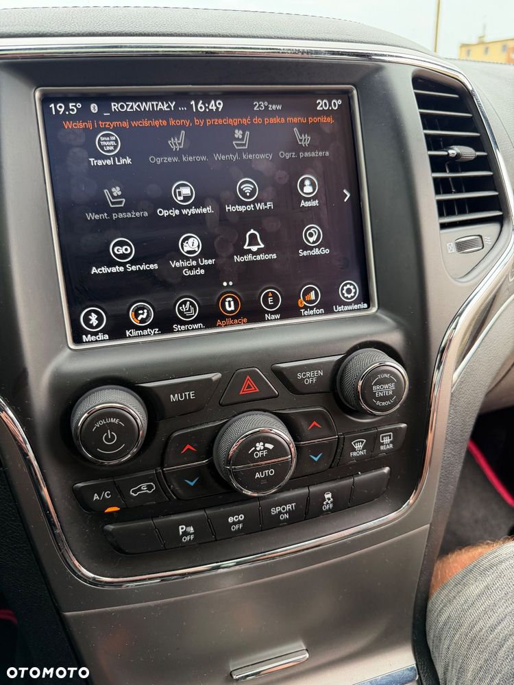 Jeep Grand Cherokee - 23