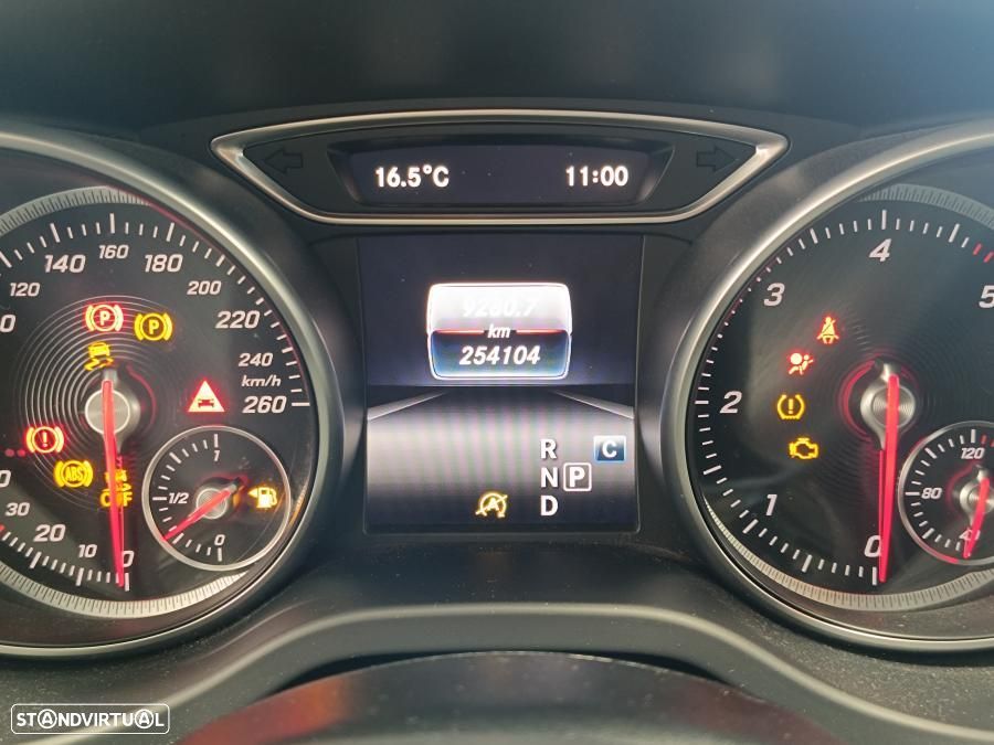 Mercedes-Benz CLA 220 d 4Matic 7G-DCT AMG Line - 17