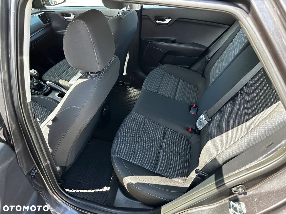 Kia Stonic - 21