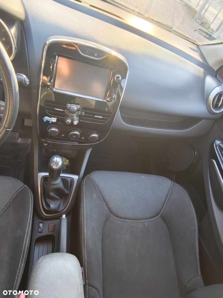 Renault Clio 1.2 16V Limited EU6 - 10