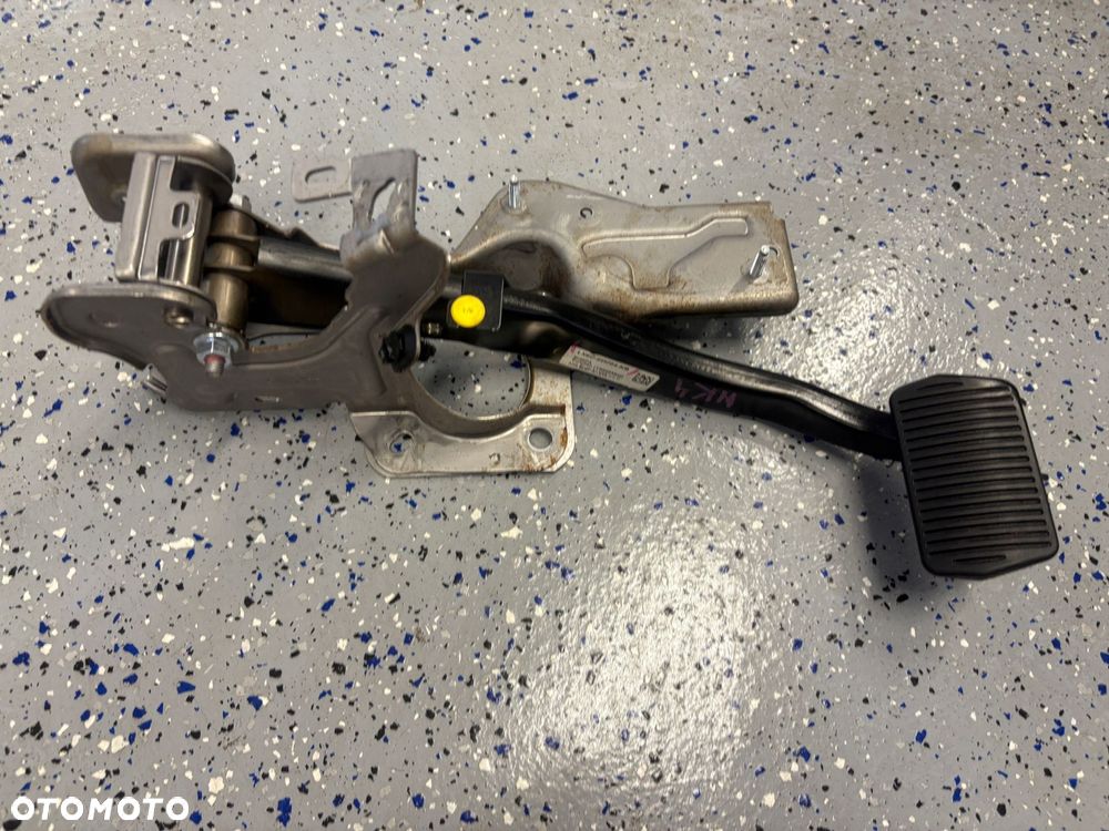 ford focus mk4 1,5 pedał hamulca lx6c-2d094-kb