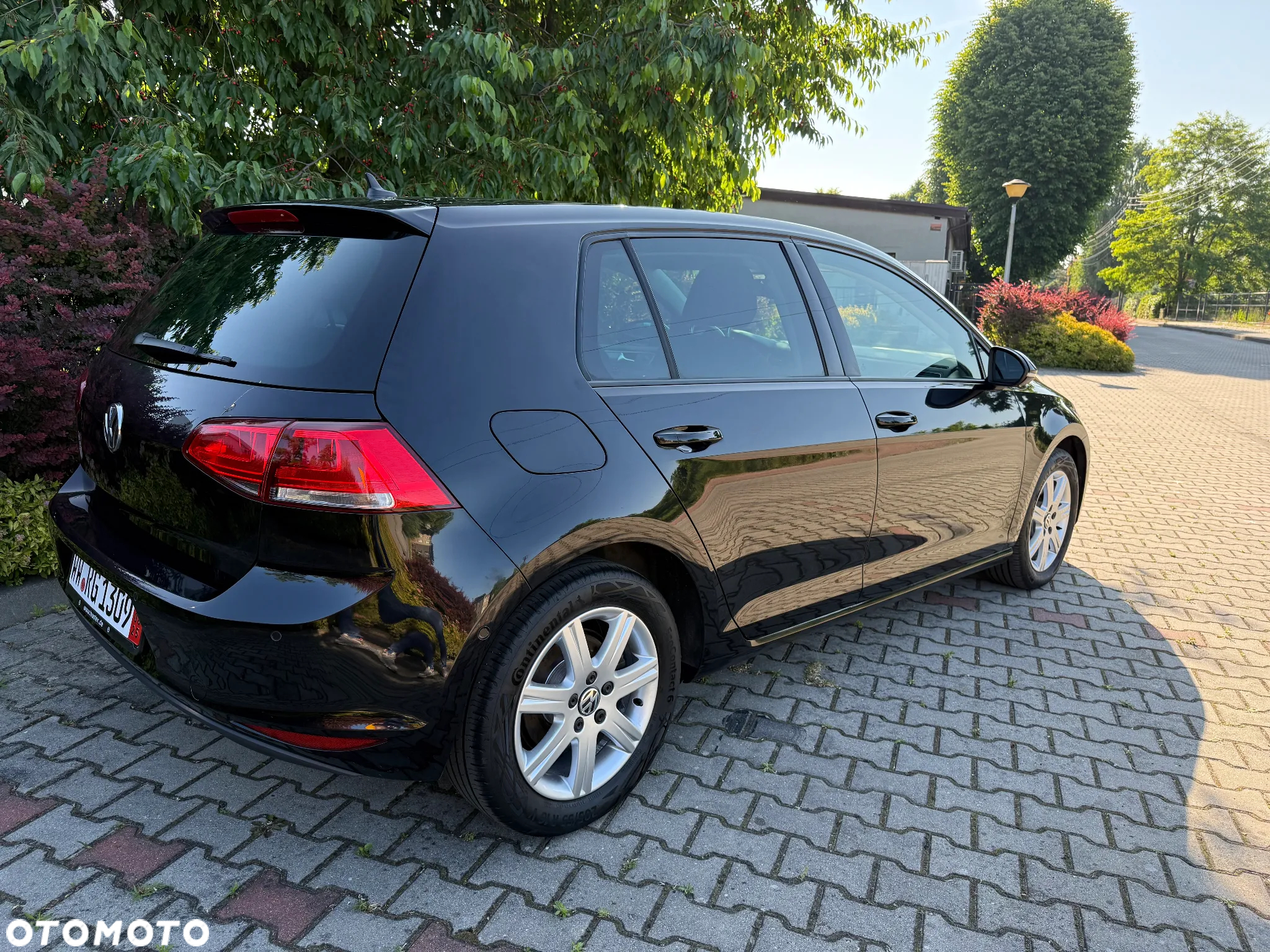 Volkswagen Golf - 6