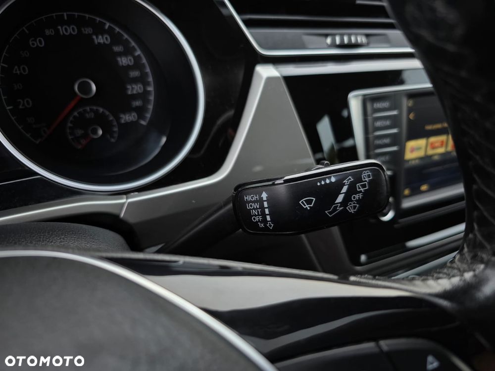 Volkswagen Touran - 18