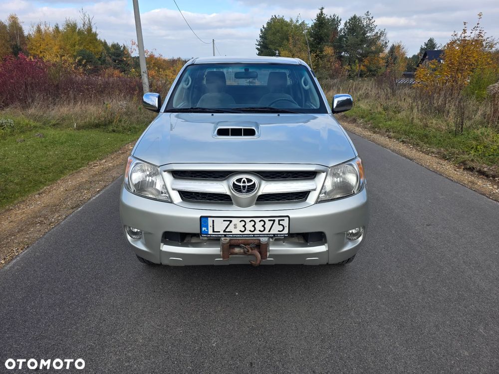 Toyota Hilux - 22