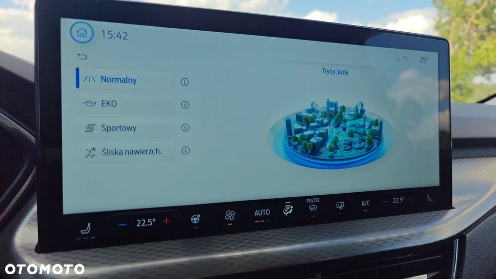 Ford Kuga 2.5 FHEV FWD Titanium eCVT - 24