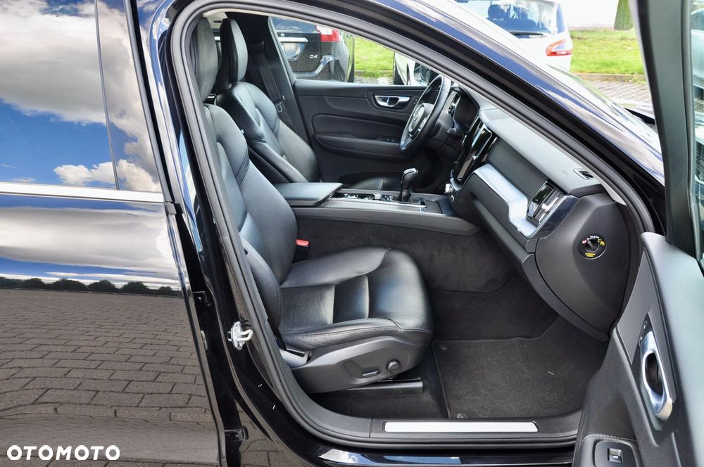 Volvo XC 60 D3 Momentum - 24
