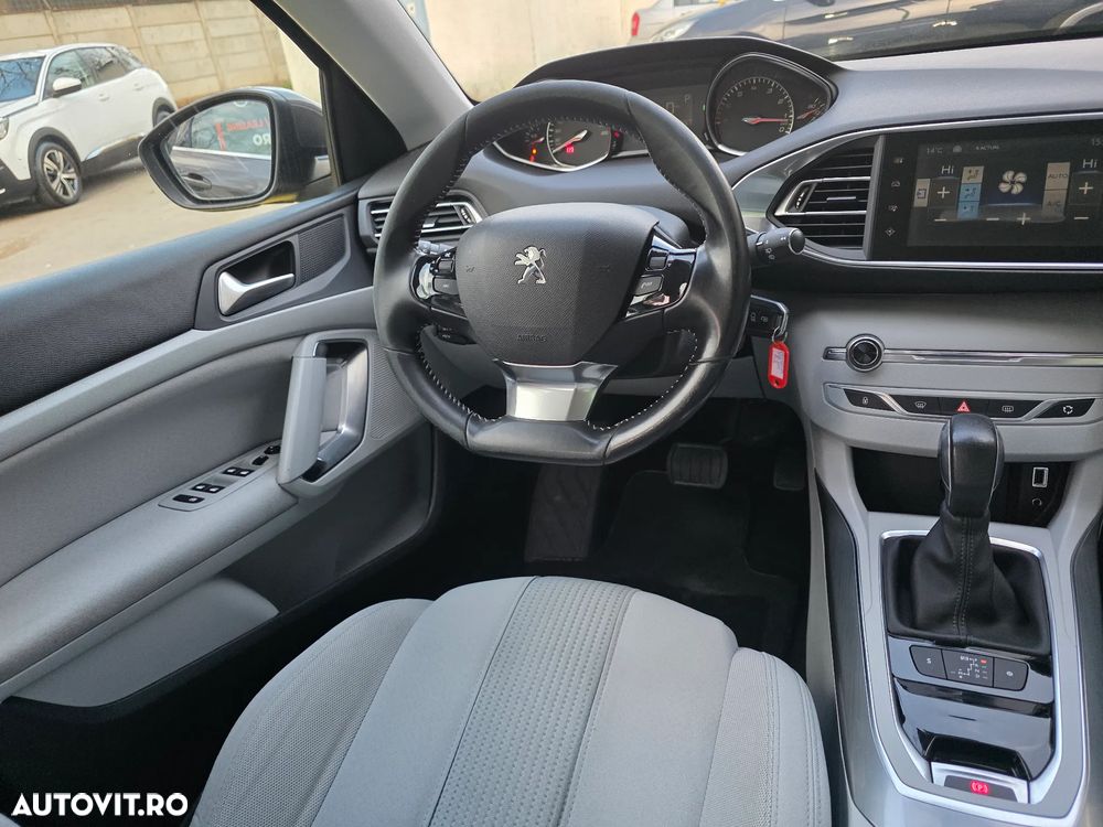 Peugeot 308 1.2 L PureTech Turbo S&S Allure Aut. - 4