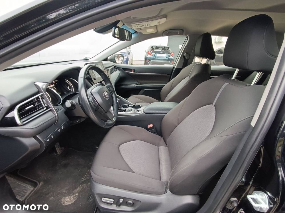 Toyota Camry - 7