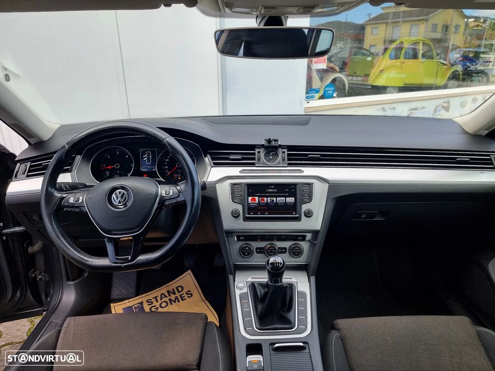VW Passat Variant 2.0 TDi Confortline - 24