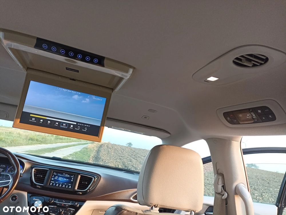 Chrysler Pacifica - 27